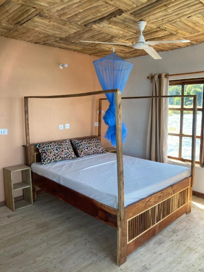 Soul Rebel Lodge & Backpackers Nkhata Bay Екстер'єр фото