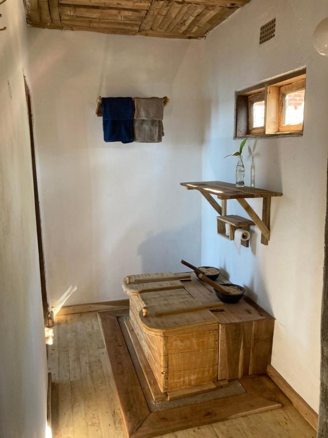 Soul Rebel Lodge & Backpackers Nkhata Bay Екстер'єр фото