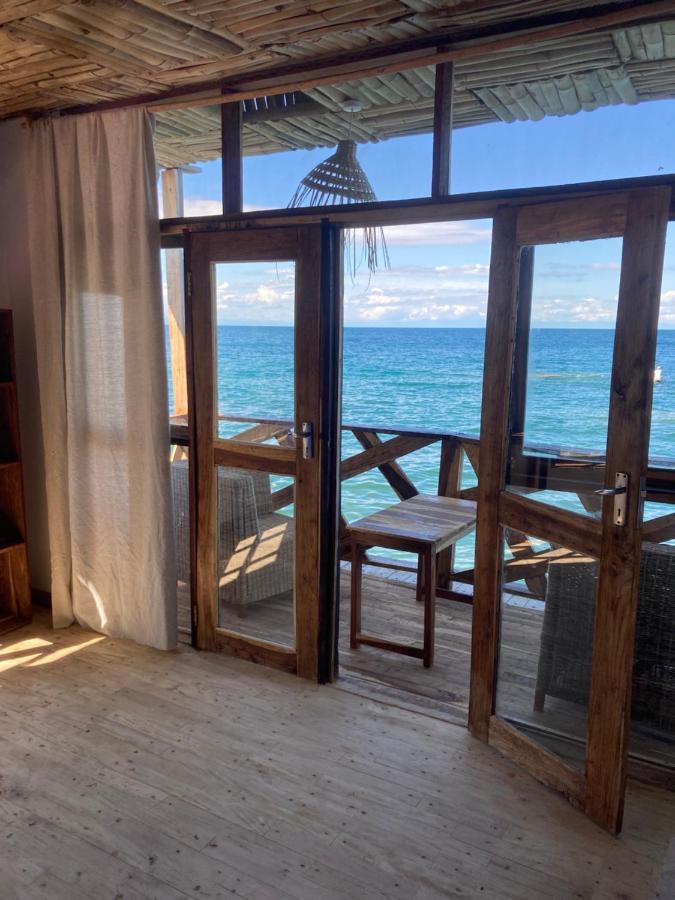 Soul Rebel Lodge & Backpackers Nkhata Bay Екстер'єр фото