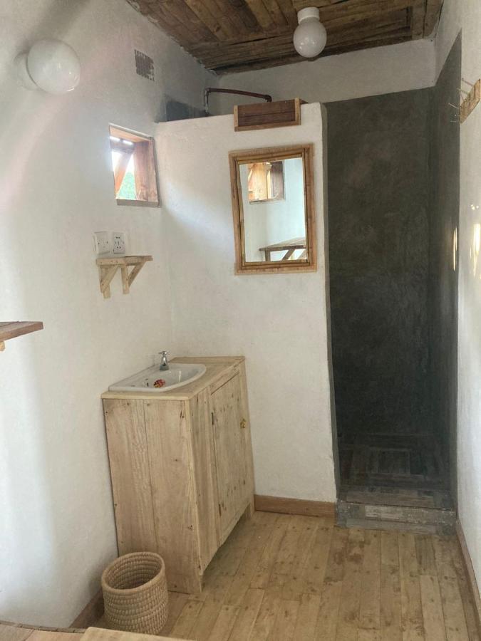 Soul Rebel Lodge & Backpackers Nkhata Bay Екстер'єр фото
