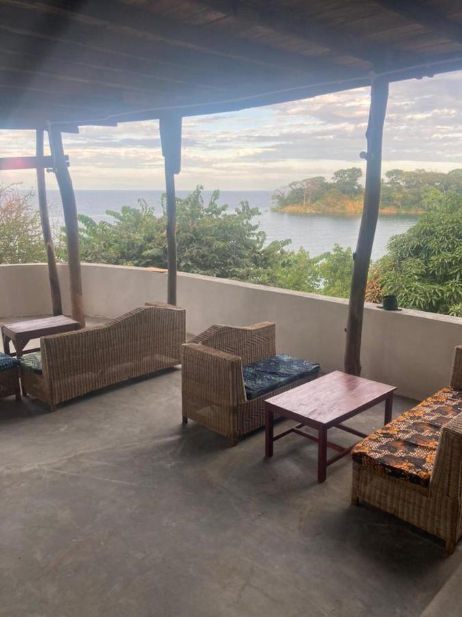 Soul Rebel Lodge & Backpackers Nkhata Bay Екстер'єр фото