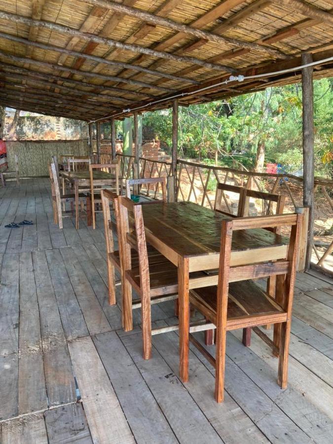 Soul Rebel Lodge & Backpackers Nkhata Bay Екстер'єр фото