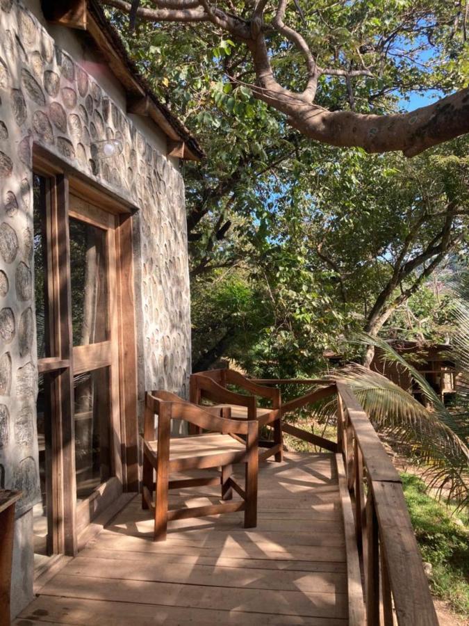 Soul Rebel Lodge & Backpackers Nkhata Bay Екстер'єр фото