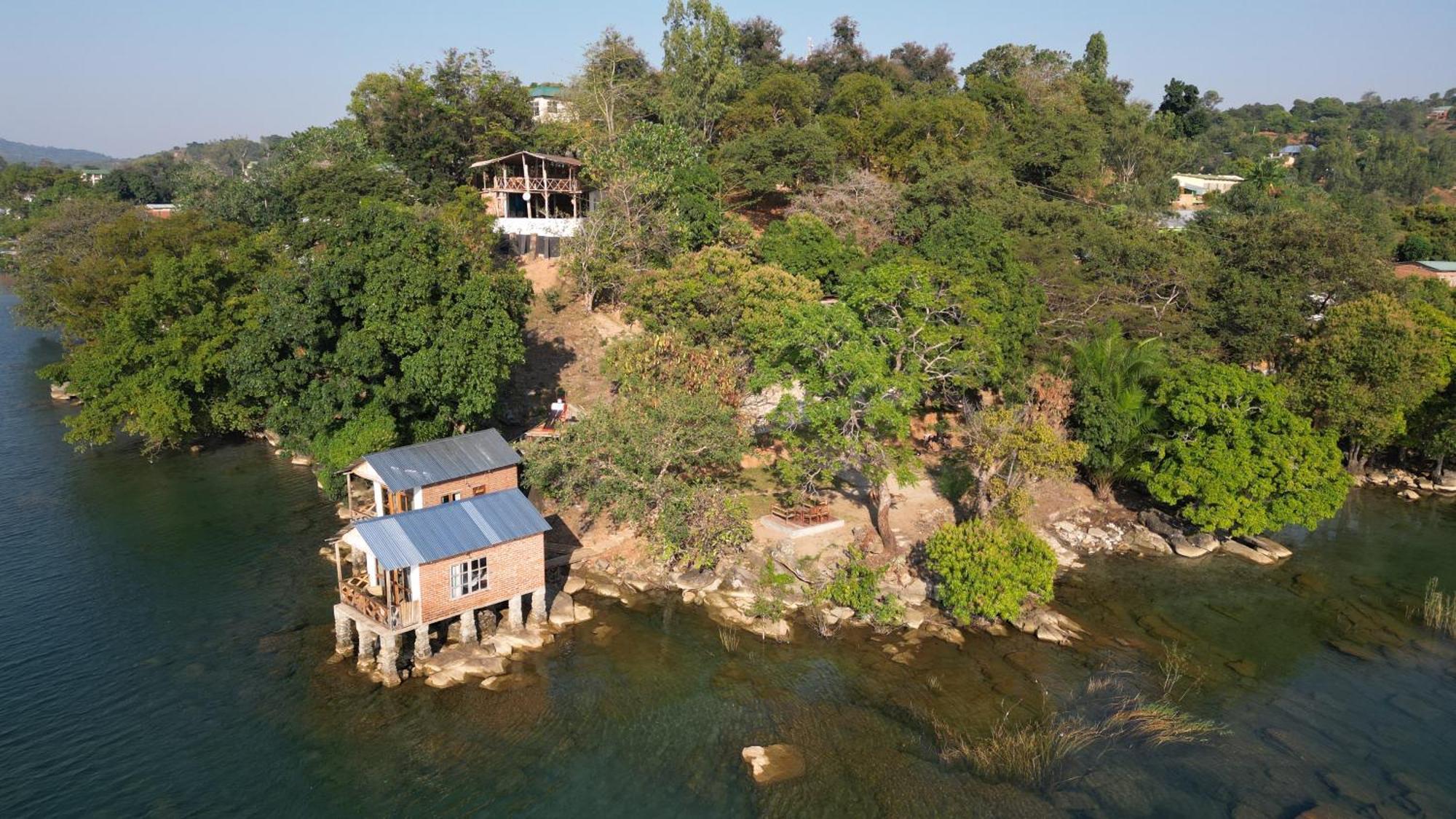Soul Rebel Lodge & Backpackers Nkhata Bay Екстер'єр фото